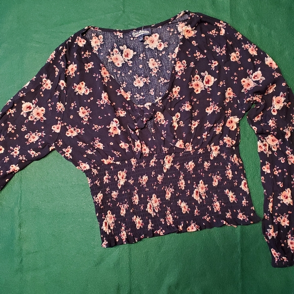 Freshman floral top - Picture 2 of 15